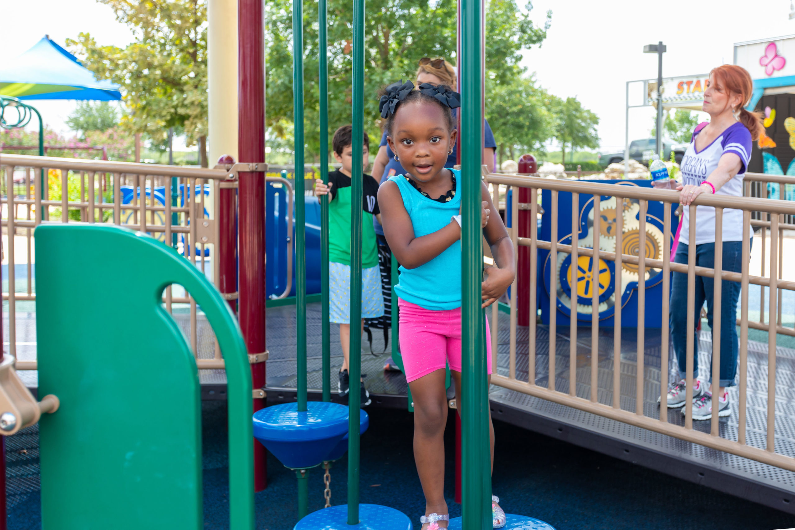 MW playground little girl 721
